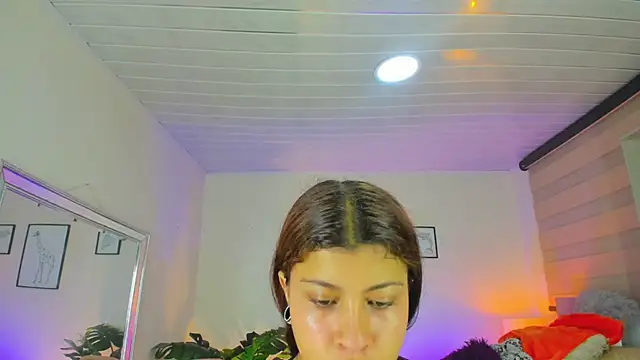 Snapshot of LusyKitty chatting on 10.16.25 LusyKitty online show from 10.16.25