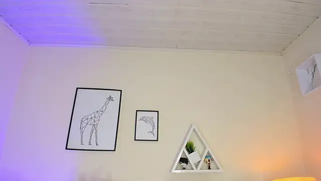 Snapshot of LusyKitty chatting on 11.04.25 LusyKitty online show from 11.04.25