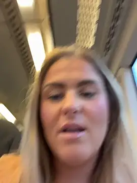 Snapshot of Charleigh_xx chatting on 01.19.26 Charleigh xx online show from 01.19.26