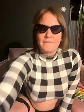 Snapshot of bigb00tycass chatting on 12.16.25 bigb00tycass online show from 12.16.25