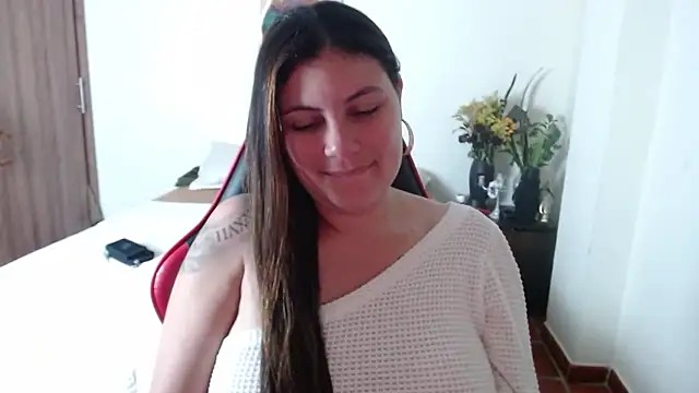 Snapshot of Secret_Bella chatting on 09.29.25 Secret Bella online show from 09.29.25