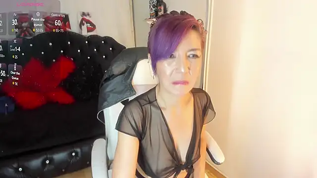 Snapshot of Trinityy__ chatting on 09.10.25 Trinityy online show from 09.10.25