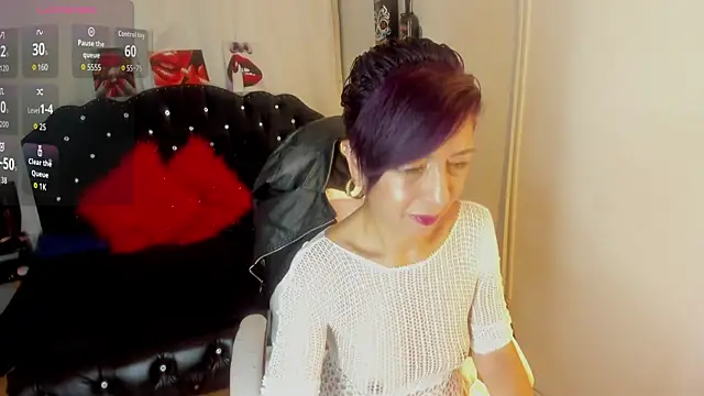 Snapshot of Trinityy__ chatting on 09.16.25 Trinityy online show from 09.16.25