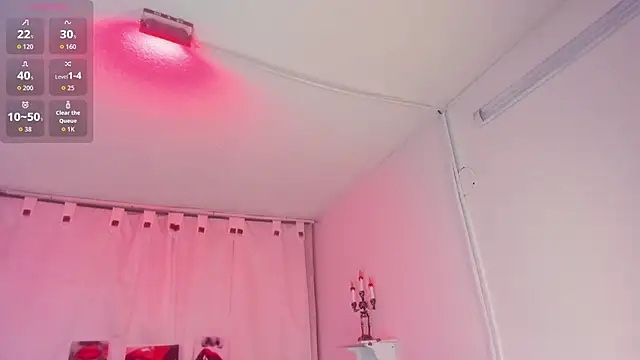 Snapshot of Trinityy__ chatting on 10.10.25 Trinityy online show from 10.10.25