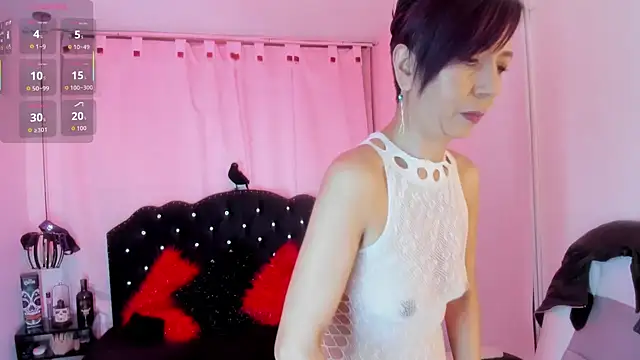 Snapshot of Trinityy__ chatting on 10.18.25 Trinityy online show from 10.18.25