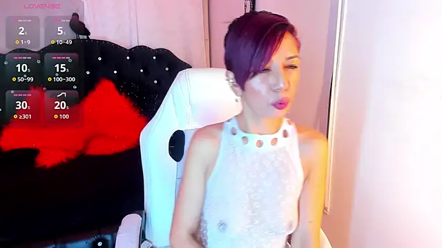 Snapshot of Trinityy__ chatting on 11.17.25 Trinityy online show from 11.17.25