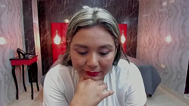 LatinaHoleQueen online show from 05.21.26