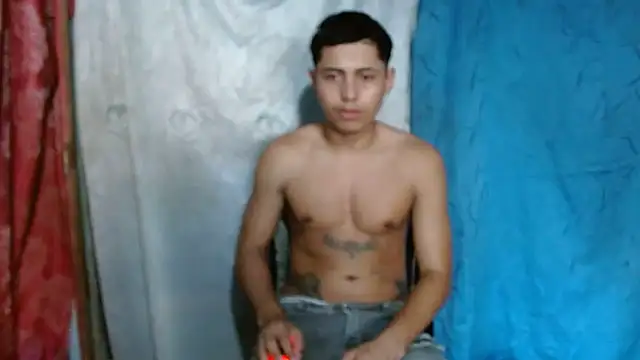 Snapshot of Lil_condor_bby1 chatting on 10.05.25 Lil condor bby1 online show from 10.05.25