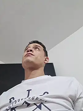 Snapshot of Ethanho0t chatting on 10.29.25 Ethanho0t online show from 10.29.25