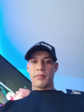 Snapshot of Ethanho0t chatting on 11.24.25 Ethanho0t online show from 11.24.25