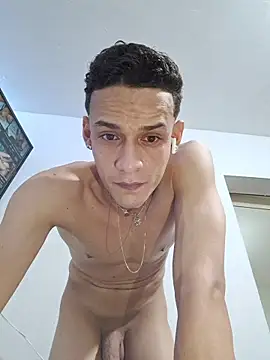 Snapshot of Ethanho0t chatting on 11.28.25 Ethanho0t online show from 11.28.25