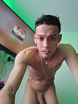 Snapshot of Ethanho0t chatting on 11.29.25 Ethanho0t online show from 11.29.25