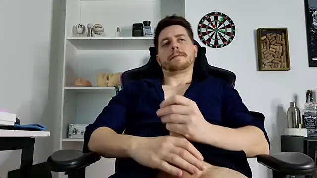 Snapshot of aaron_nvk chatting on 11.16.25 aaron nvk online show from 11.16.25