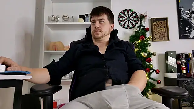 Snapshot of aaron_nvk chatting on 01.06.26 aaron nvk online show from 01.06.26