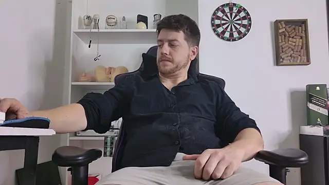 Snapshot of aaron_nvk chatting on 02.22.26 aaron nvk online show from 02.22.26