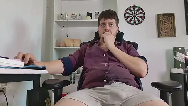 Snapshot of aaron_nvk chatting on 02.26.26 aaron nvk online show from 02.26.26