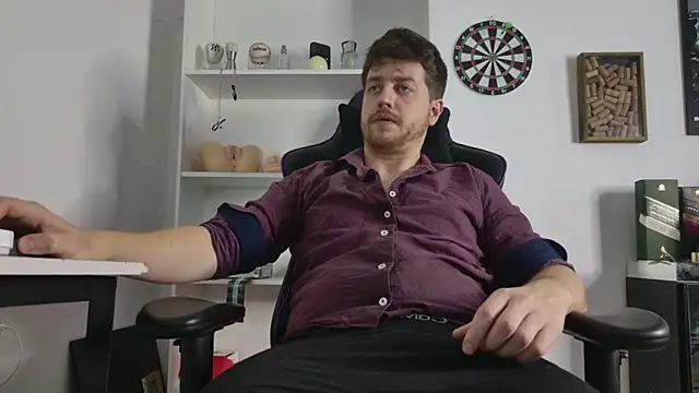 Snapshot of aaron_nvk chatting on 03.04.26 aaron nvk online show from 03.04.26