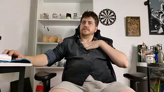 Snapshot of aaron_nvk chatting on 03.31.26 aaron nvk online show from 03.31.26