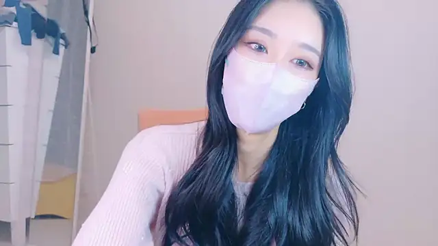 Snapshot of ramuchan_desu chatting on 11.17.25 ramuchan desu online show from 11.17.25