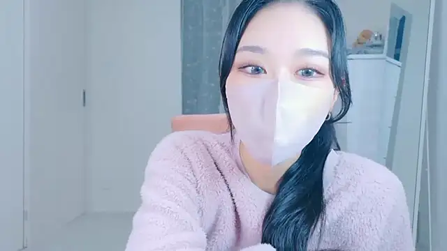 Snapshot of ramuchan_desu chatting on 11.22.25 ramuchan desu online show from 11.22.25