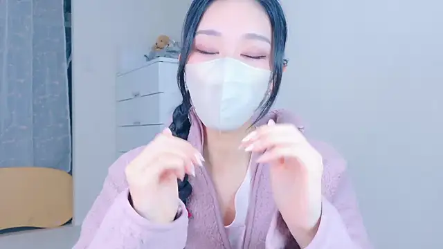 Snapshot of ramuchan_desu chatting on 11.23.25 ramuchan desu online show from 11.23.25