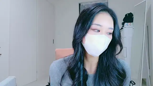 Snapshot of ramuchan_desu chatting on 12.17.25 ramuchan desu online show from 12.17.25