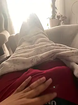 Snapshot of Galal_22 chatting on 04.16.26 Galal 22 online show from 04.16.26