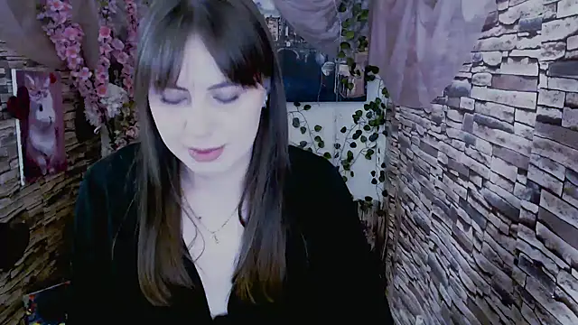 Amanda Bright  online show from 09.22.25