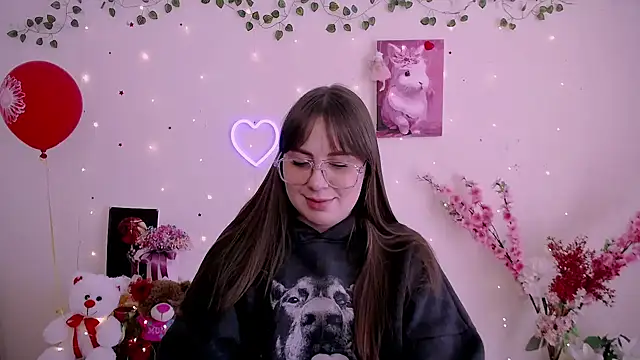 Amanda Bright  online show from 04.06.26