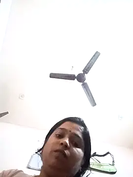 Snapshot of Trisha_71 chatting on 10.27.25 Trisha 71 online show from 10.27.25