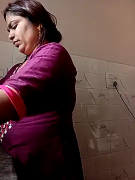 Snapshot of Trisha_71 chatting on 11.08.25 Trisha 71 online show from 11.08.25