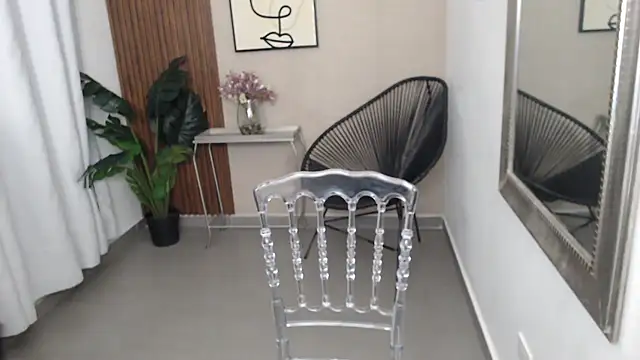 Lia Mar  online show from 12.21.25