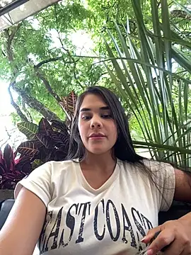 BellaLeclair online show from 10.29.25