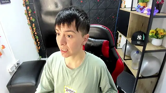 Snapshot of _Hannah_Hot chatting on 03.18.26 Hannah Hot online show from 03.18.26