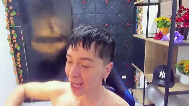 Snapshot of _Hannah_Hot chatting on 04.01.26 Hannah Hot online show from 04.01.26