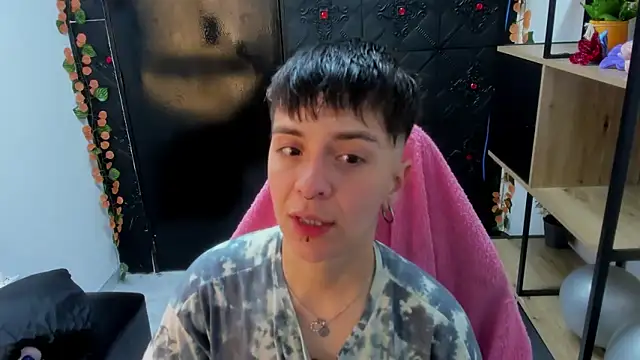 Snapshot of _Hannah_Hot chatting on 04.03.26 Hannah Hot online show from 04.03.26