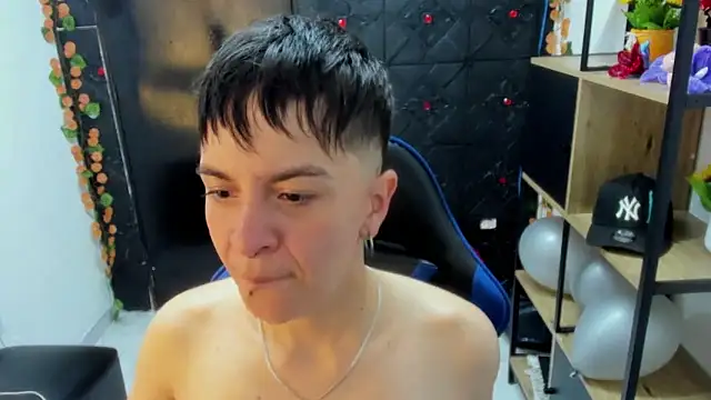 Snapshot of _Hannah_Hot chatting on 04.04.26 Hannah Hot online show from 04.04.26