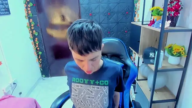 Snapshot of _Hannah_Hot chatting on 04.09.26 Hannah Hot online show from 04.09.26