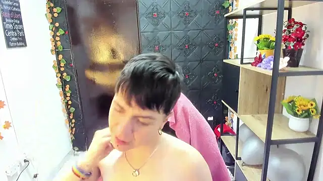 Snapshot of _Hannah_Hot chatting on 04.10.26 Hannah Hot online show from 04.10.26