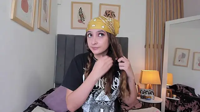 Snapshot of Alice_Dickinssonn chatting on 02.14.26 Alice Dickinssonn online show from 02.14.26