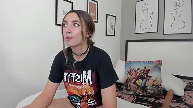 Snapshot of Alice_Dickinssonn chatting on 03.02.26 Alice Dickinssonn online show from 03.02.26