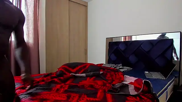 Snapshot of scarle22 chatting on 10.23.25 scarle22 online show from 10.23.25