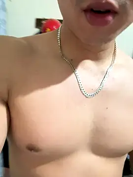 Snapshot of Xboyy007X chatting on 11.06.25 Xboyy007X online show from 11.06.25