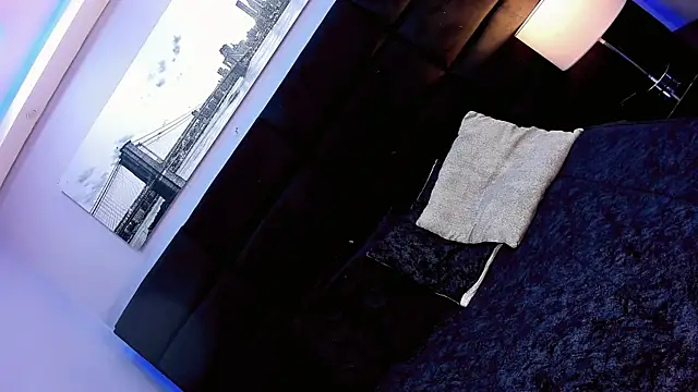 Valeria Rouss online show from 11.09.25