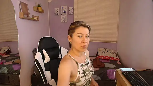 luna desiree online show from 03.25.26