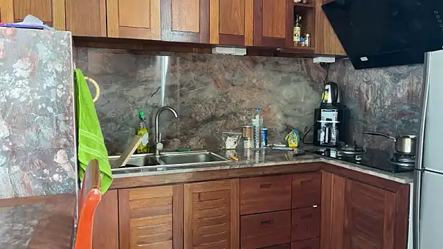 Snapshot of Stellamarbella chatting on 10.27.25 Stellamarbella online show from 10.27.25