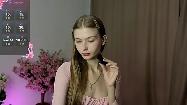 Snapshot of holylisssa chatting on 11.01.25 holylisssa online show from 11.01.25