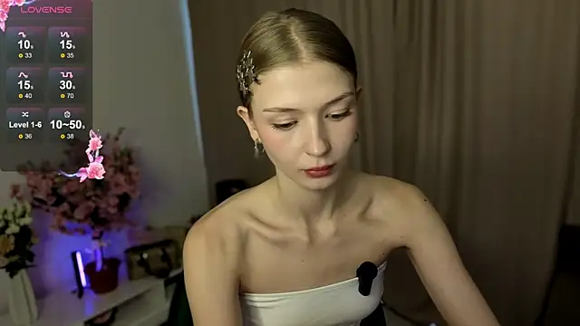 Snapshot of holylisssa chatting on 11.05.25 holylisssa online show from 11.05.25