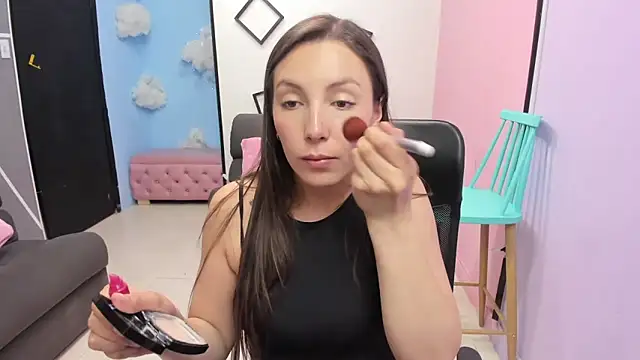 paula miler1 online show from 11.04.25