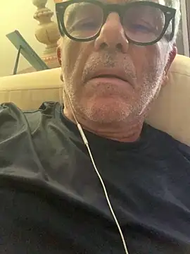 Snapshot of MARCO_NI chatting on 09.11.25 MARCO NI online show from 09.11.25